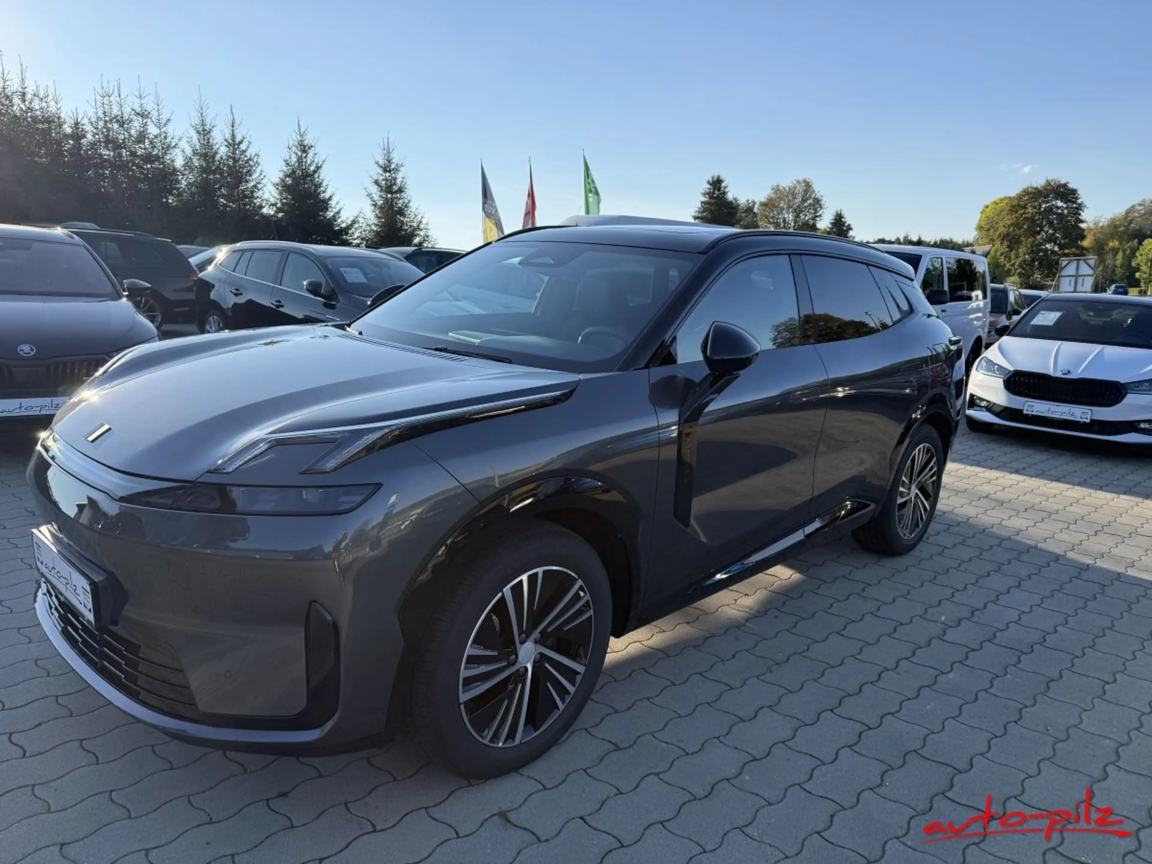 Lynk & Co 08 PHEV 257 kW Core Pano 360Grad LED — photo 3