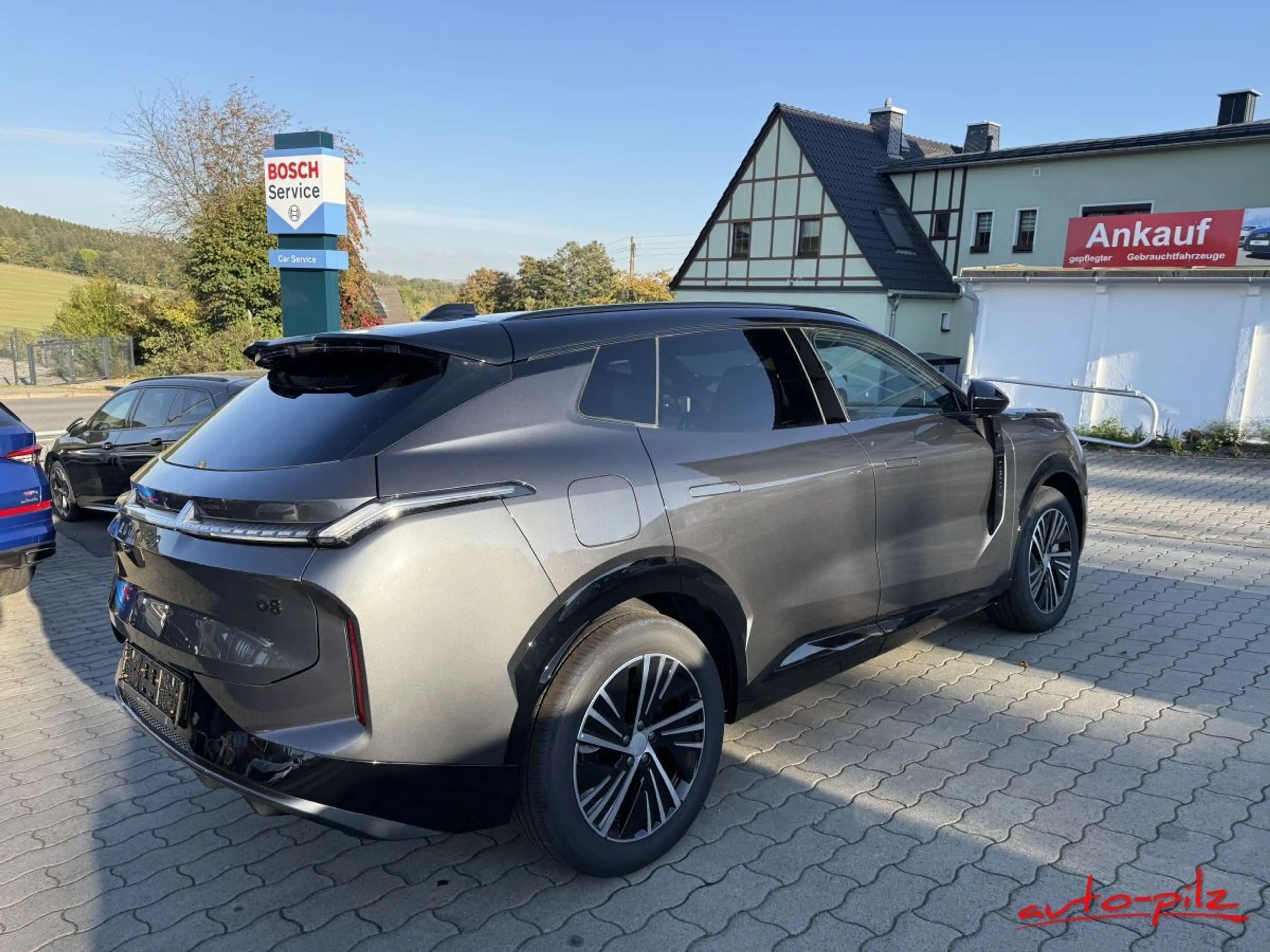 Lynk & Co 08 PHEV 257 kW Core Pano 360Grad LED — photo 10