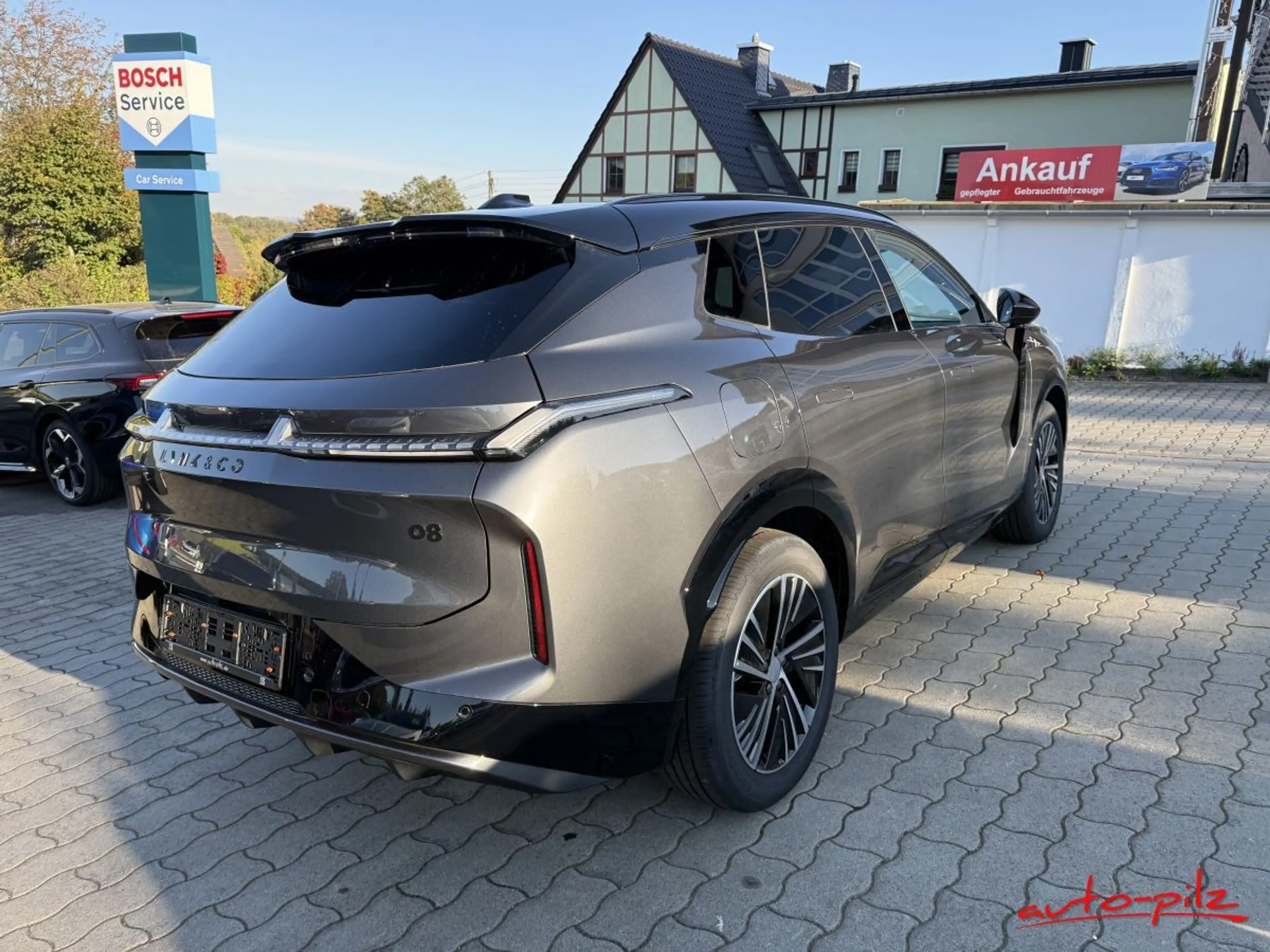 Lynk & Co 08 PHEV 257 kW Core Pano 360Grad LED — photo 9
