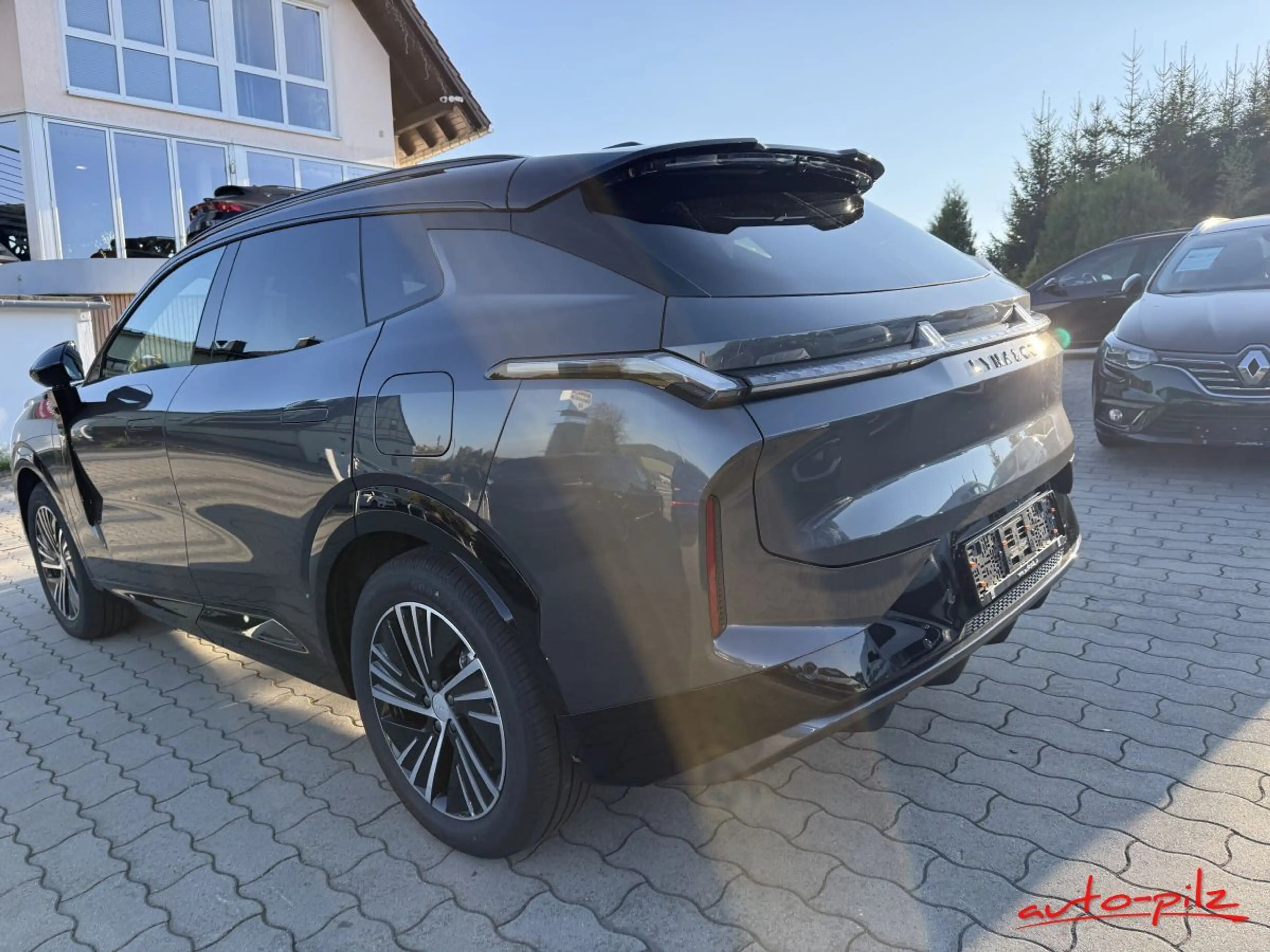 Lynk & Co 08 PHEV 257 kW Core Pano 360Grad LED — photo 8