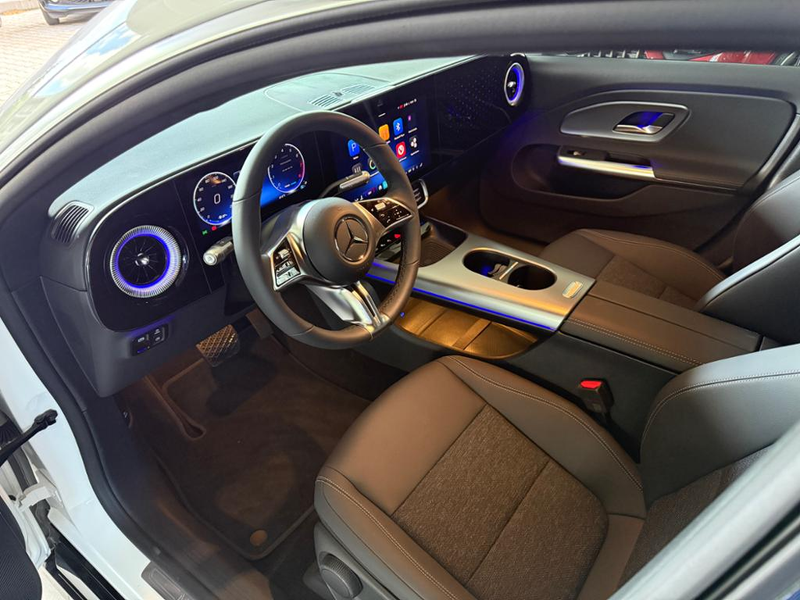 Mercedes-Benz CLA 180 Progressive Pano LED AdvPlus frei08.2026 — photo 10
