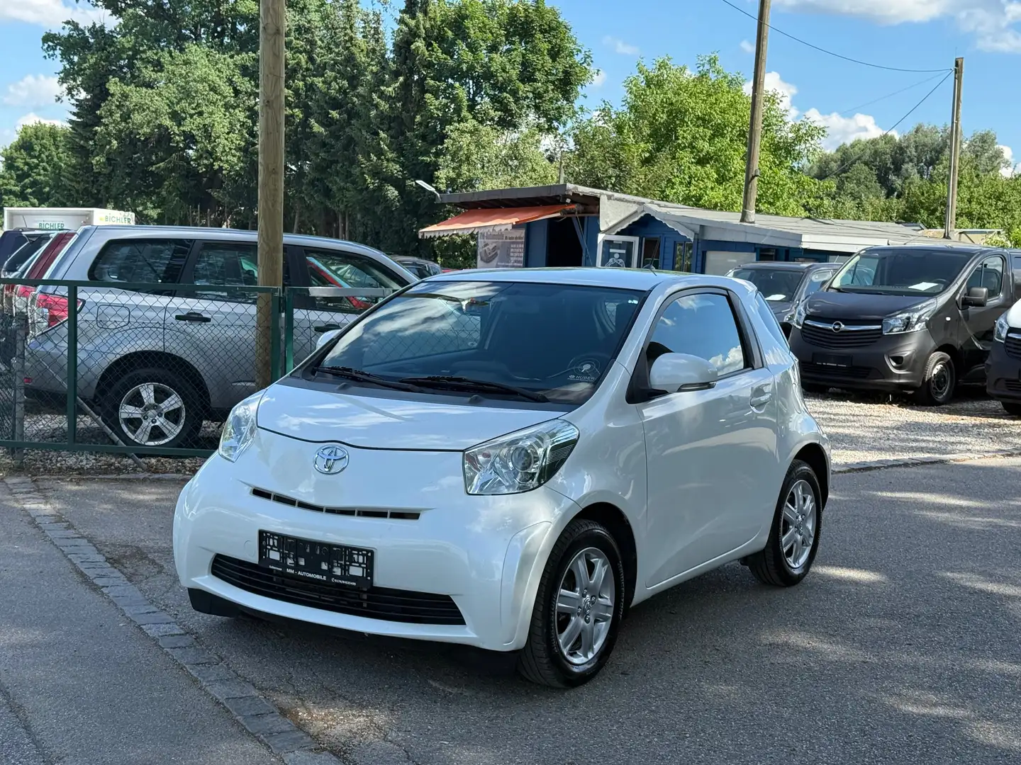 Toyota iQ Basis Weiß - 1