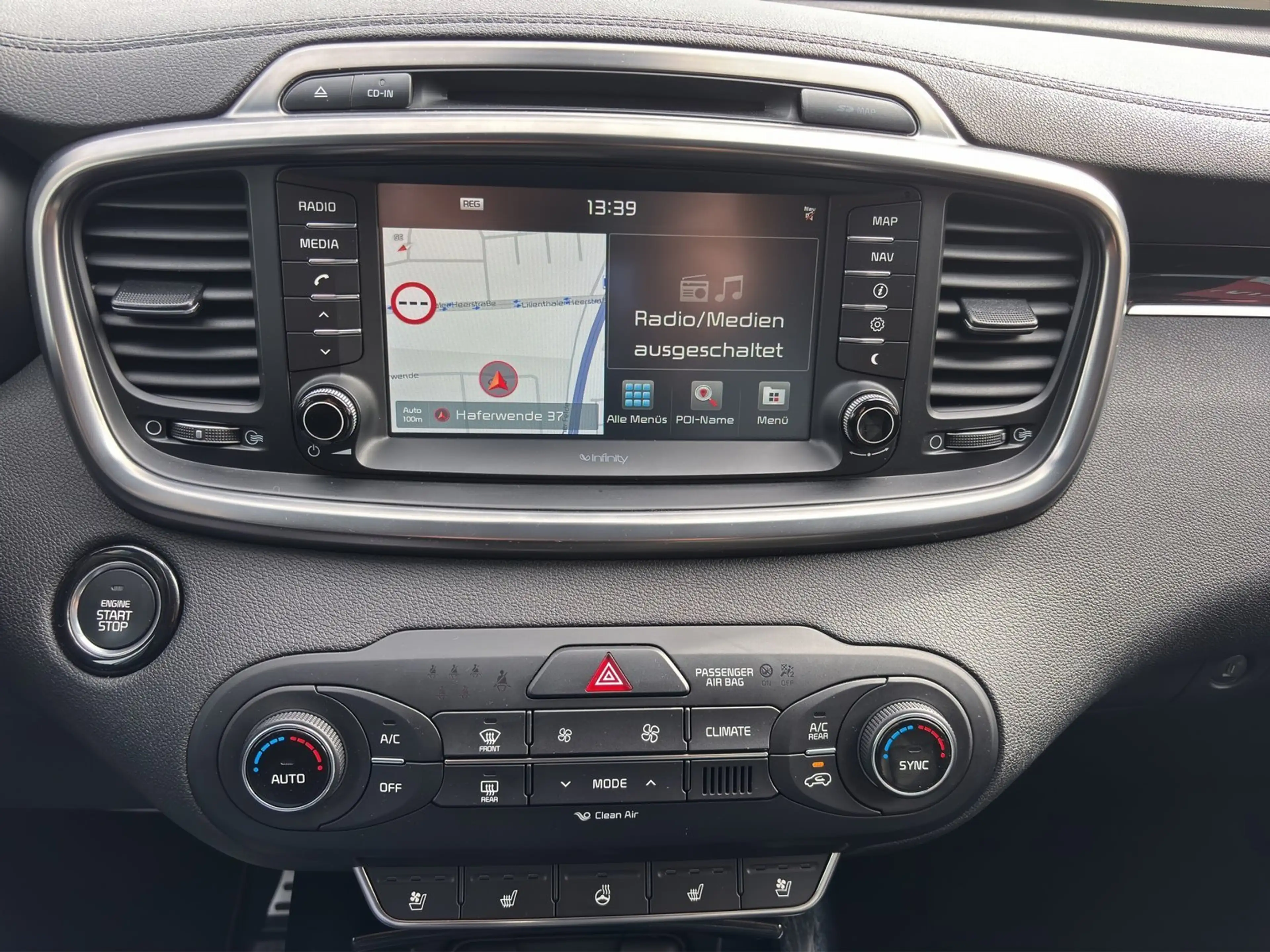Kia Sorento 2.2 CRDi Platinum 4WD 7-Sitzer AHK Pano — photo 12