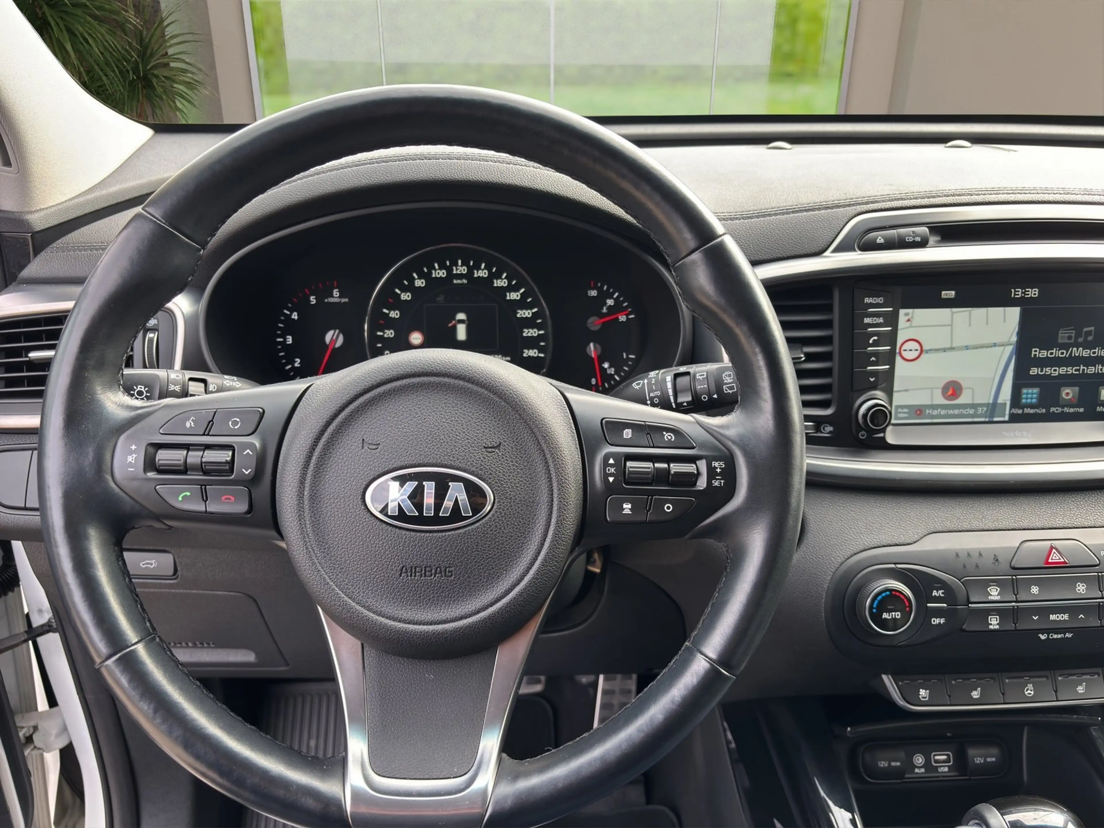 Kia Sorento 2.2 CRDi Platinum 4WD 7-Sitzer AHK Pano — photo 10