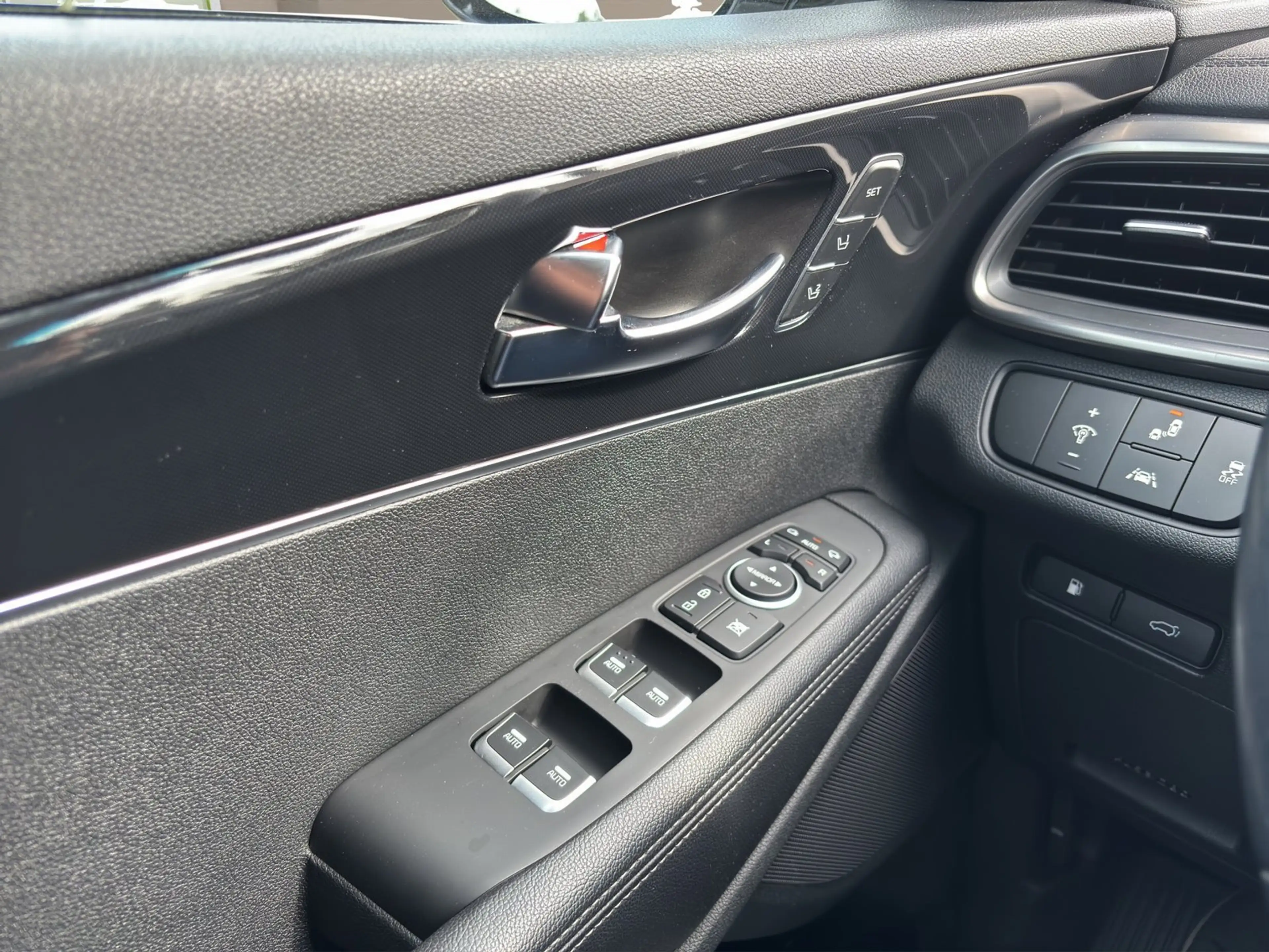 Kia Sorento 2.2 CRDi Platinum 4WD 7-Sitzer AHK Pano — photo 15