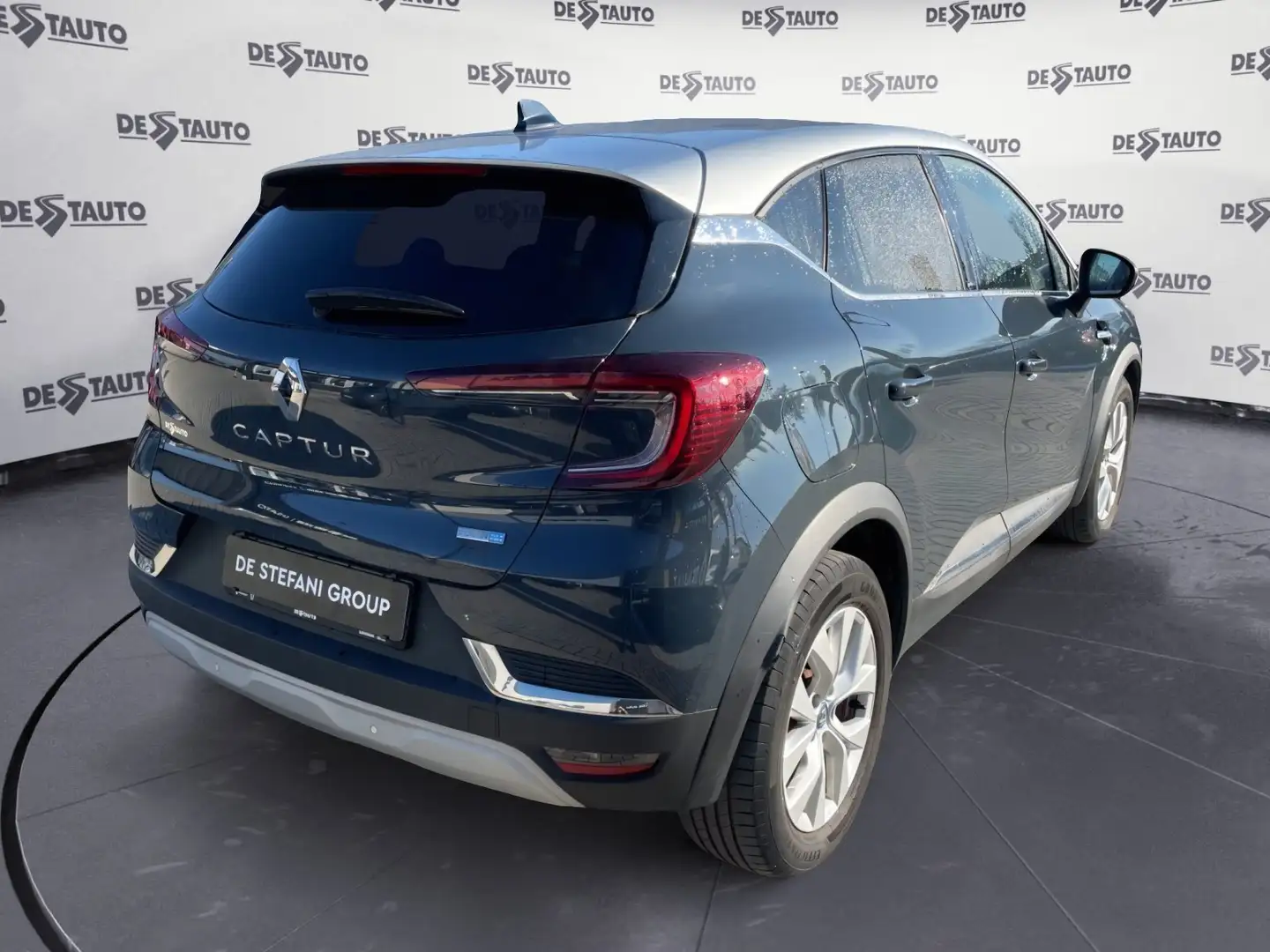 Renault Captur Captur Plug-in Hybrid E-Tech Intens 160 CV Blu/Azzurro - 2