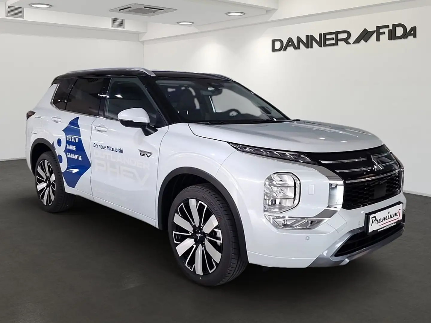 Mitsubishi Outlander 2,4 PHEV 302PS Diamond AWD *PREMIERE* Weiß - 2