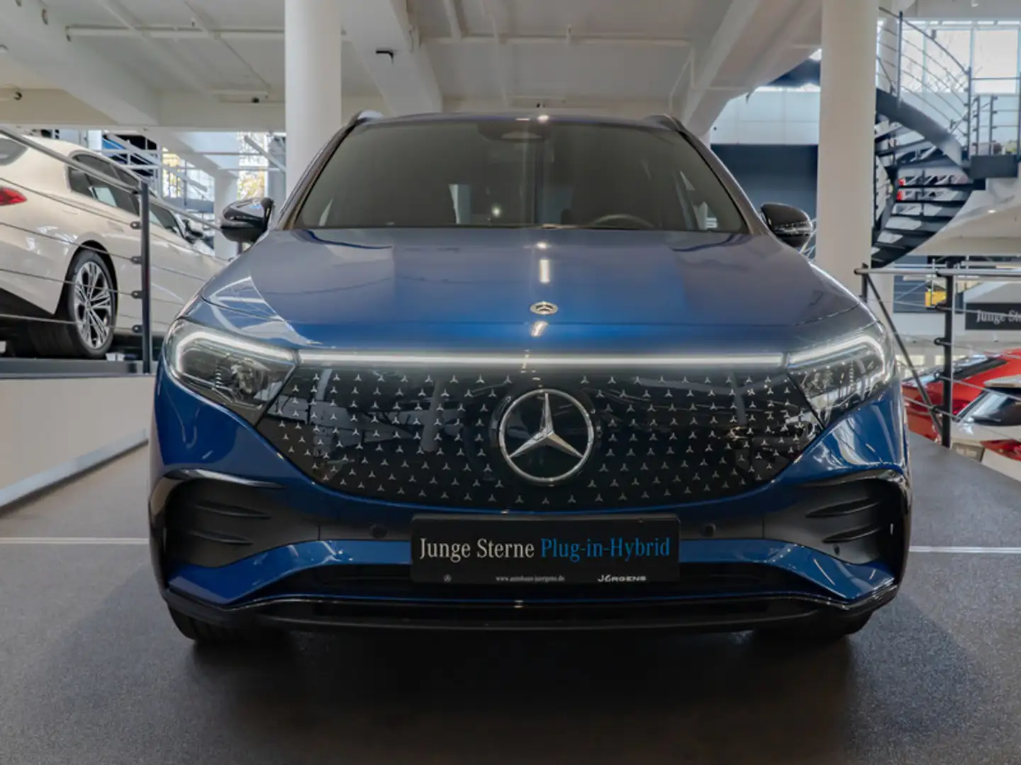 Mercedes-Benz EQA 300 4M AMG-Sport/LED/Cam/Night/Totw/Ambi/20" Albastru - 2