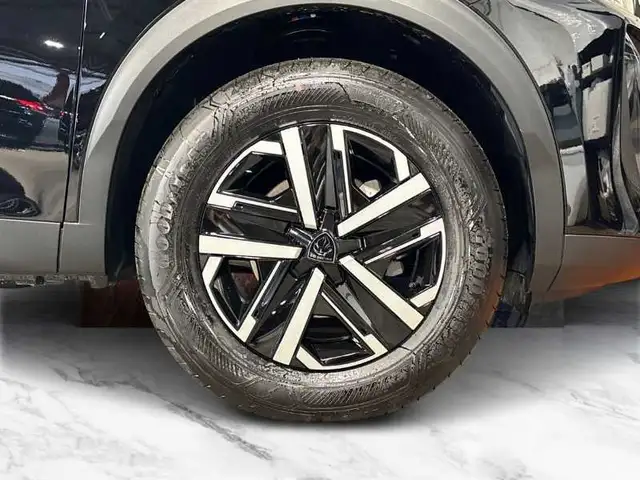 Peugeot 2008 view 8