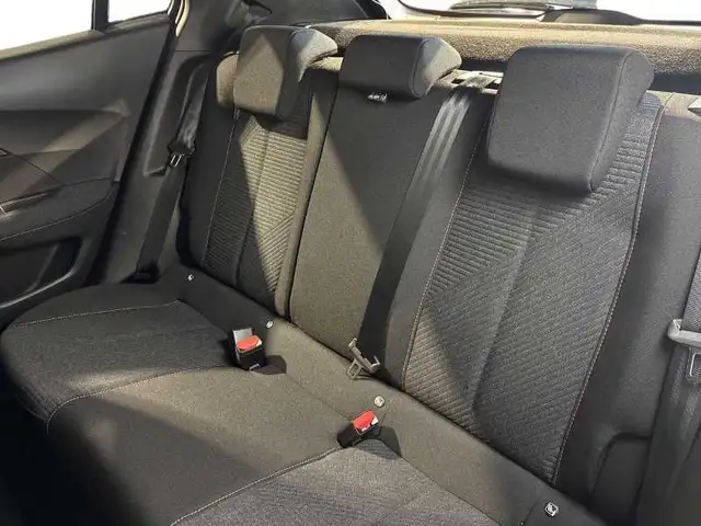 Peugeot 2008 view 9