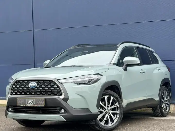 Toyota Corolla Cross 2.0 Hybrid / Style / e-CVT