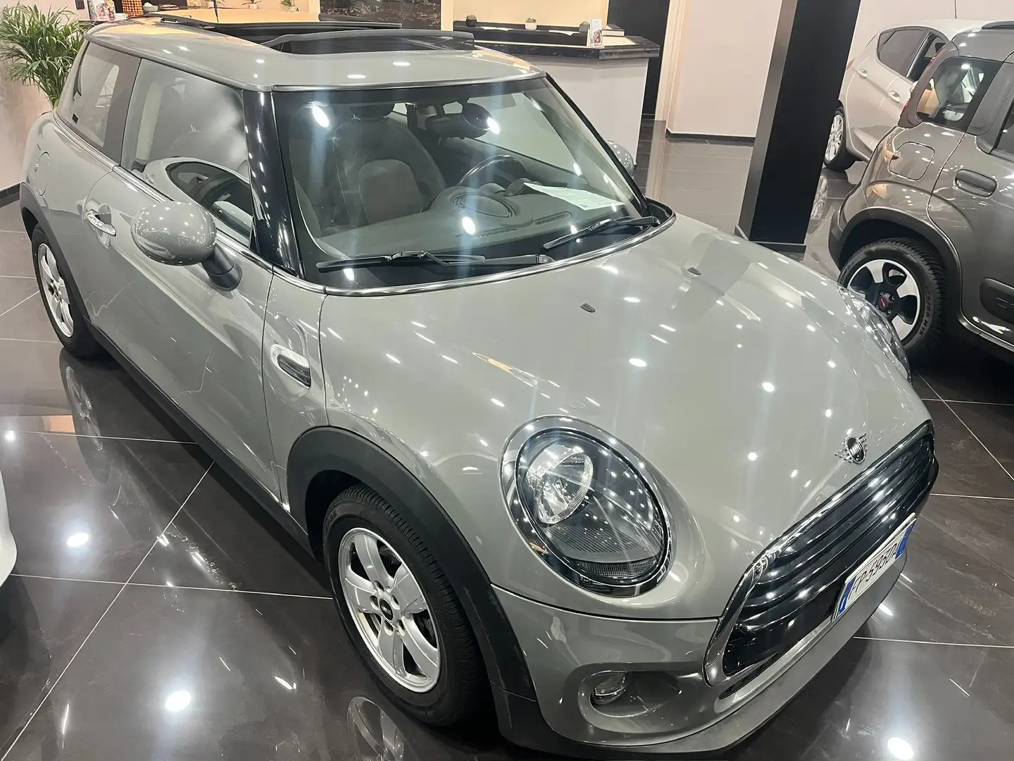 MINI Cooper Mini 1.5 Cooper Hype NO VINCOLI Gris - 2