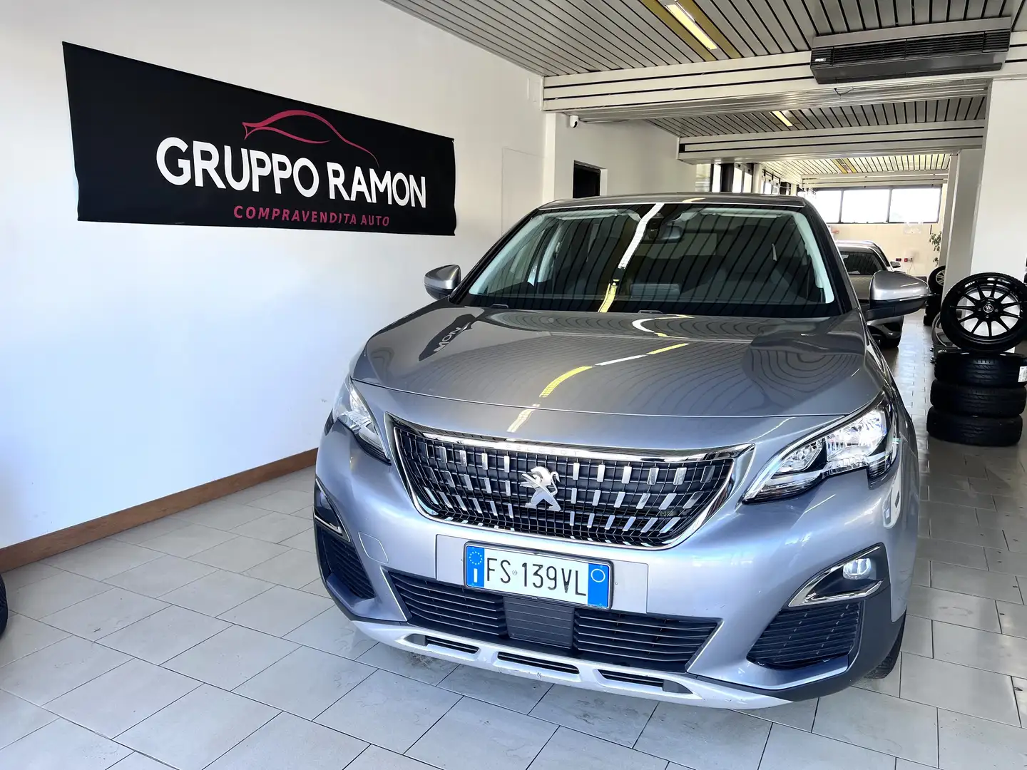 Peugeot 3008 1.5 bluehdi Allure S&S Gris - 2