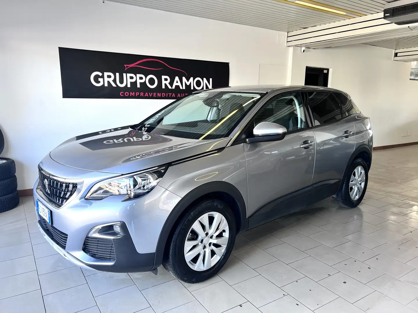 Peugeot 3008 1.5 bluehdi Allure S&S Gris - 1