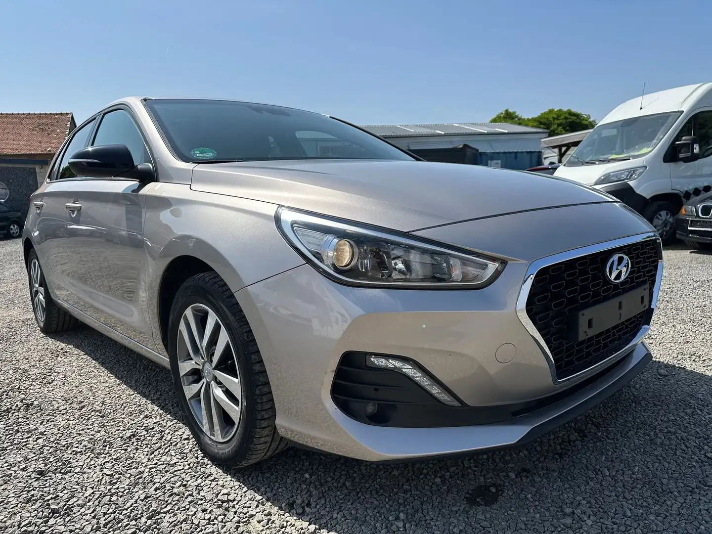 Hyundai i30 YES!  Navi  Kamera  1.Hand Marrón - 1