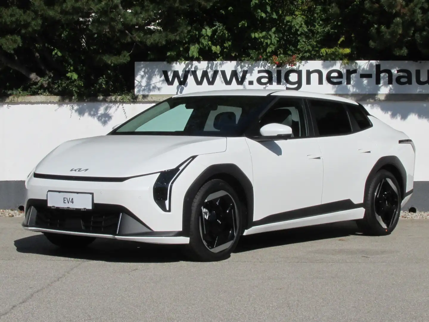 Kia EV4 FB FWD 81,4kWh Earth Plus Dynamic Style Paket Weiß - 1
