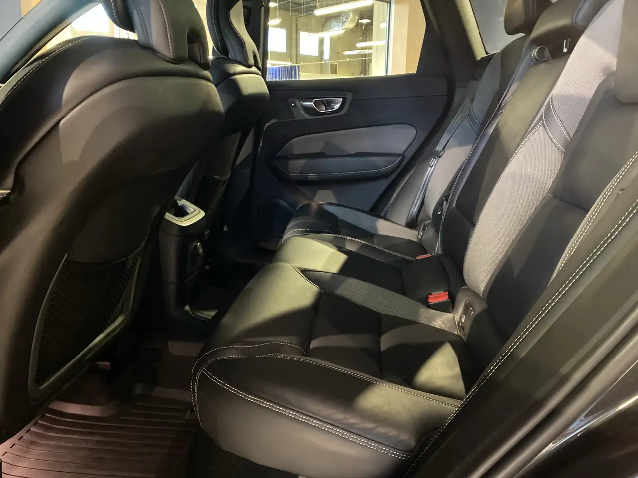 Volvo XC60 снимка Volvo XC60