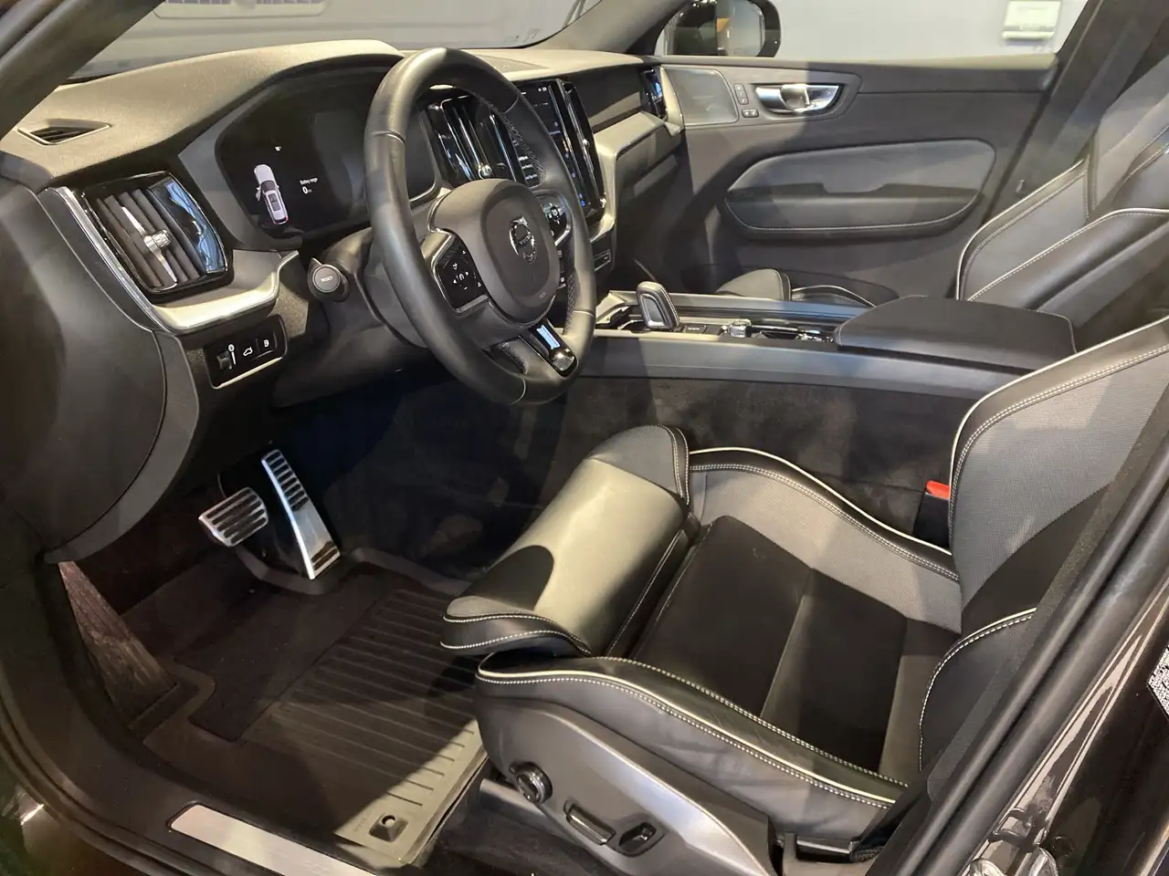 Volvo XC60 снимка Volvo XC60