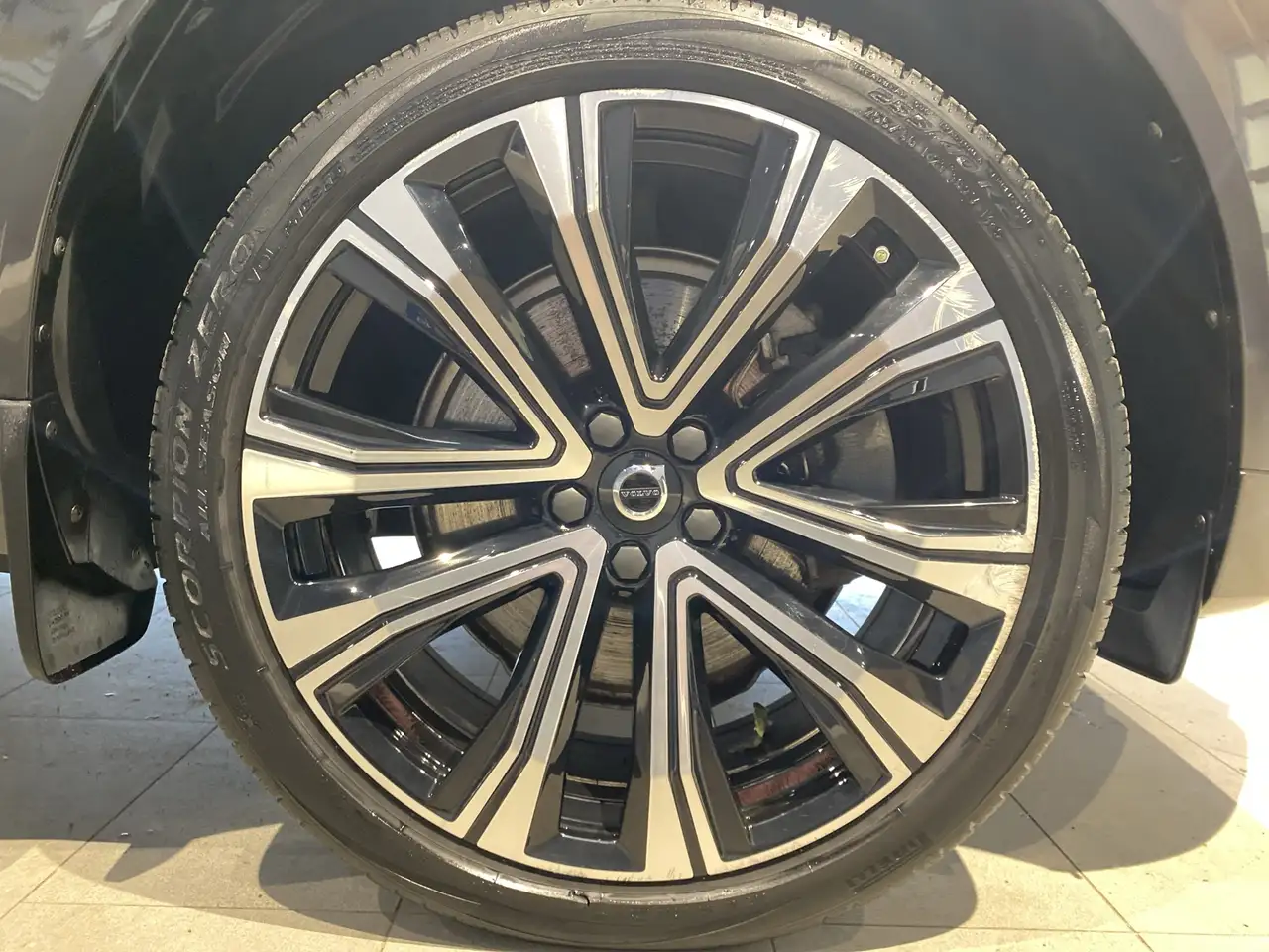 Volvo XC60 снимка Volvo XC60