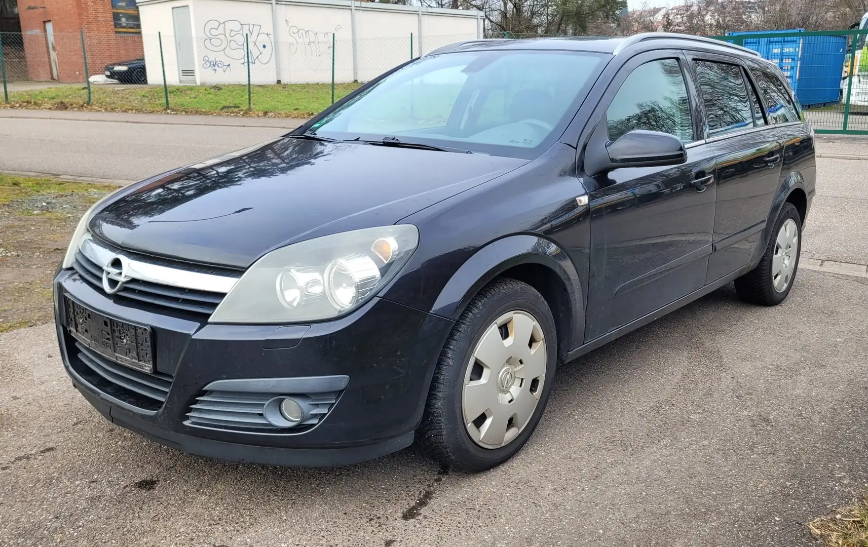 Opel Astra Edition Schwarz - 1