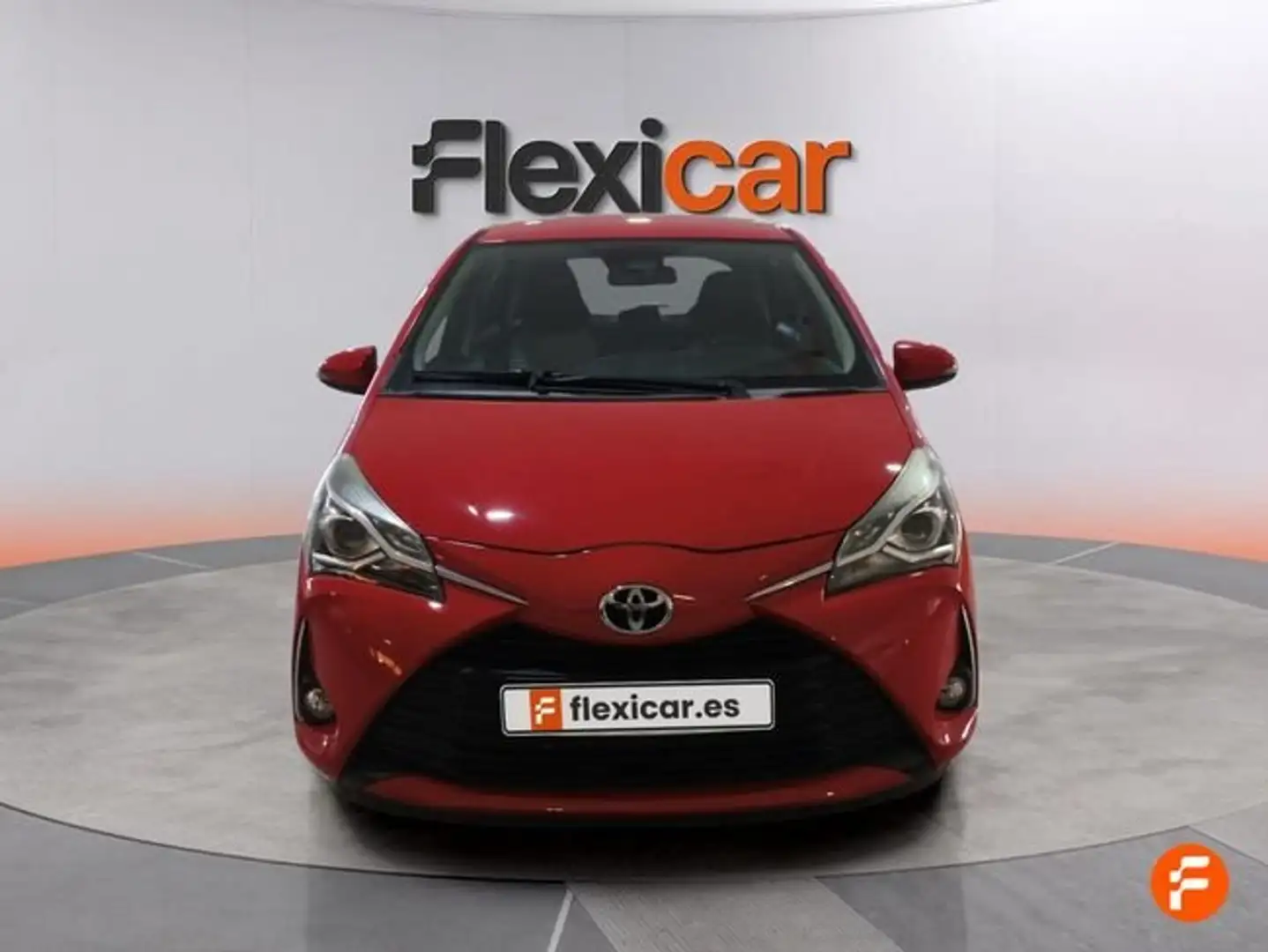 Toyota Yaris 1.0 Active Rojo - 2