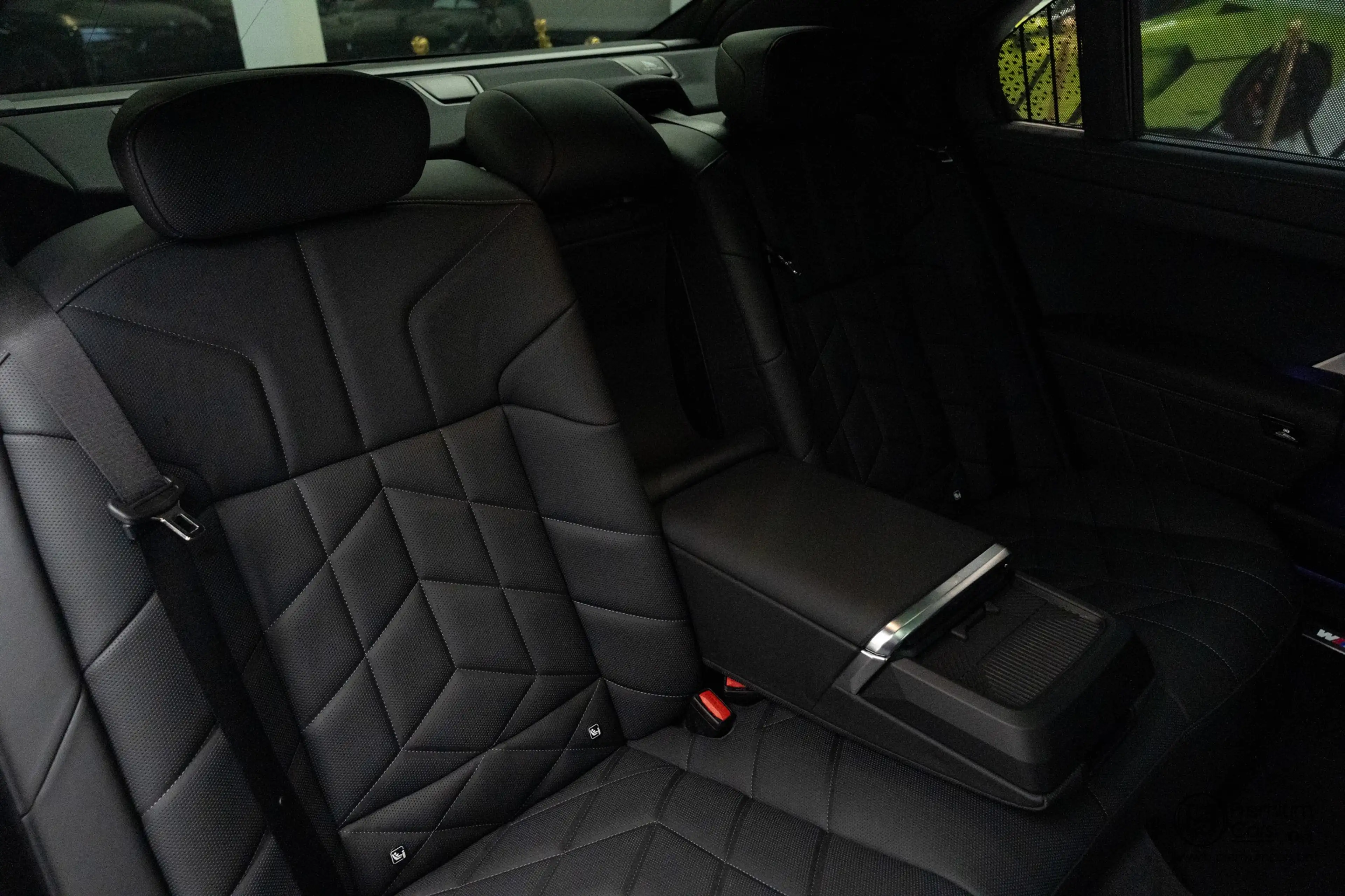 BMW 760 xDrive Individual! FULL OPTIONS! Black pack! — photo 31