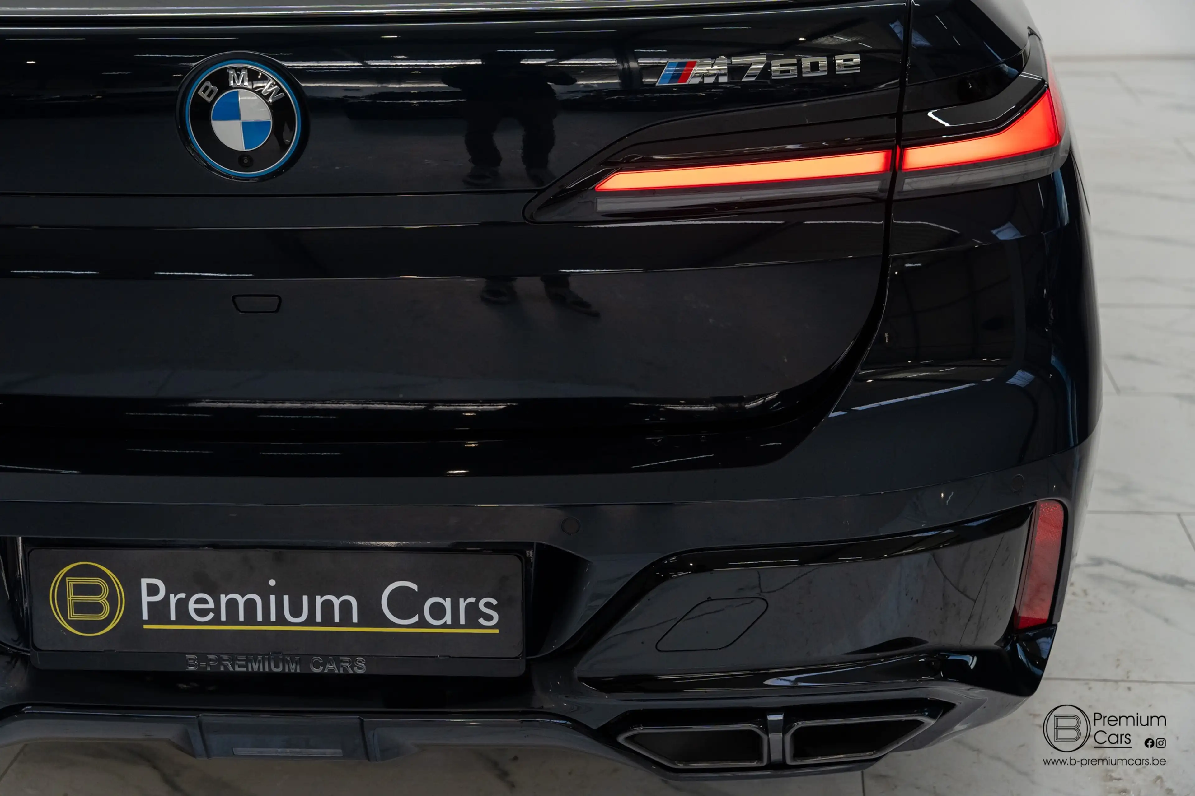BMW 760 xDrive Individual! FULL OPTIONS! Black pack! — photo 15