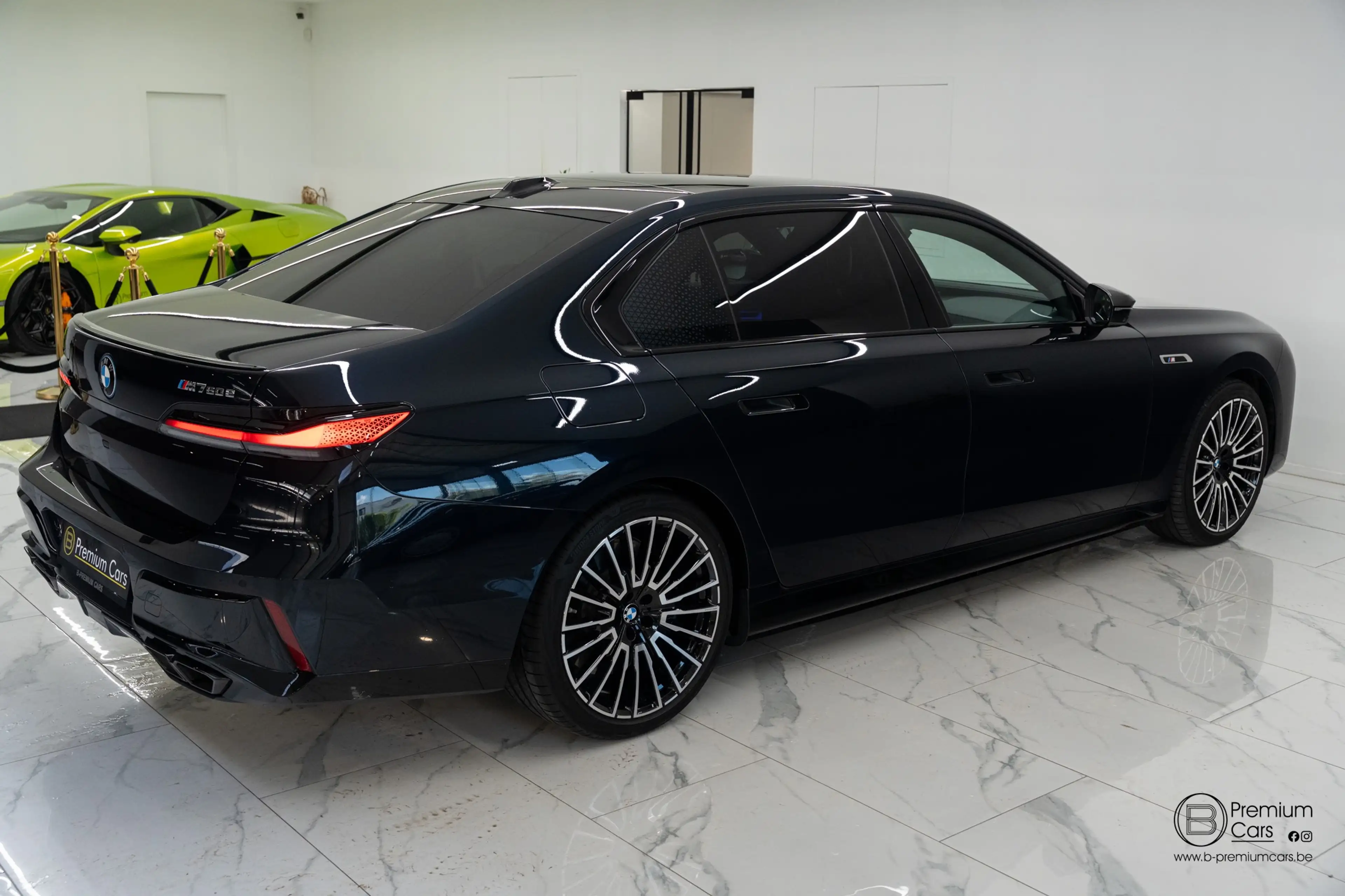 BMW 760 xDrive Individual! FULL OPTIONS! Black pack! — photo 17
