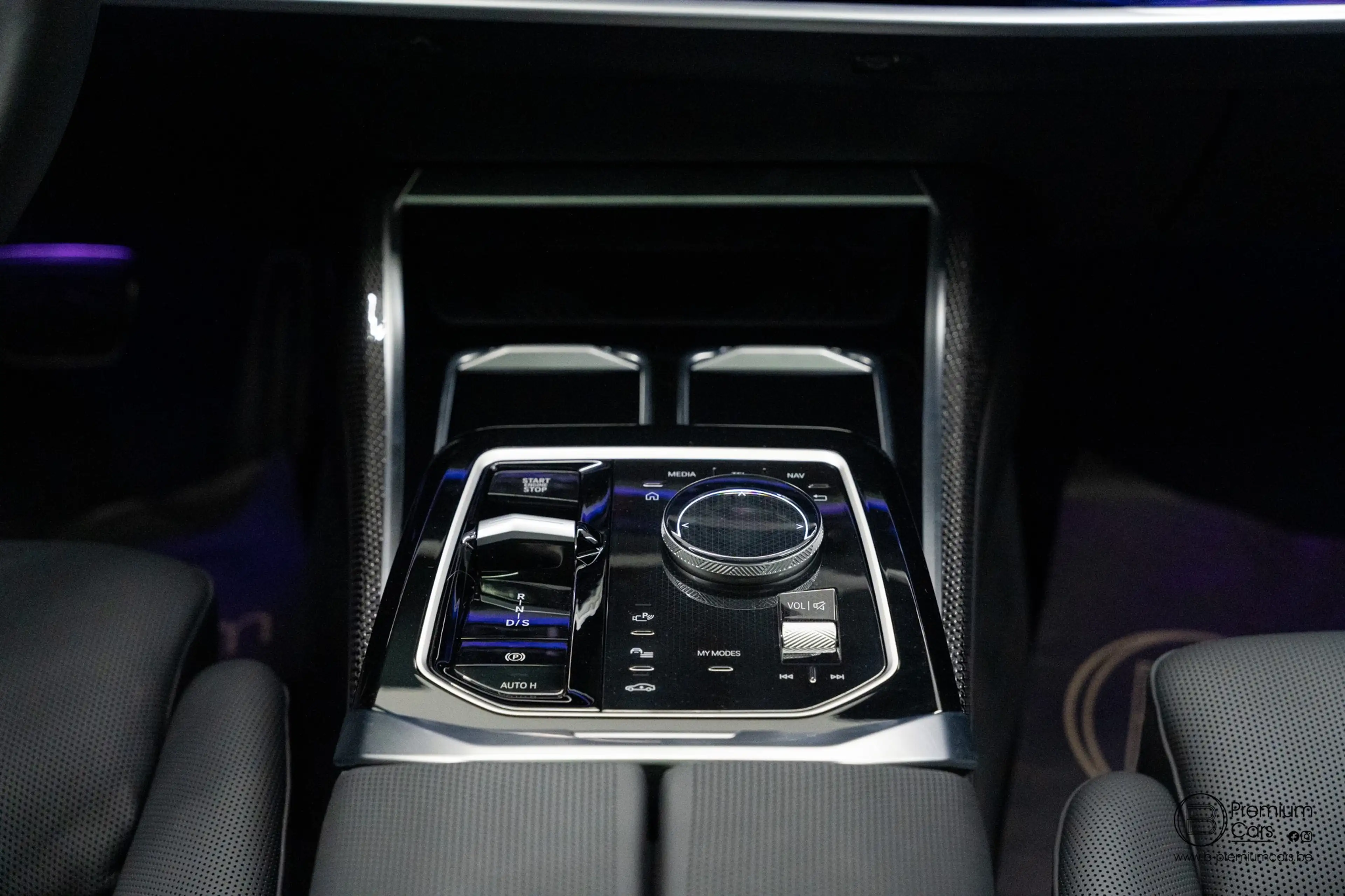 BMW 760 xDrive Individual! FULL OPTIONS! Black pack! — photo 28