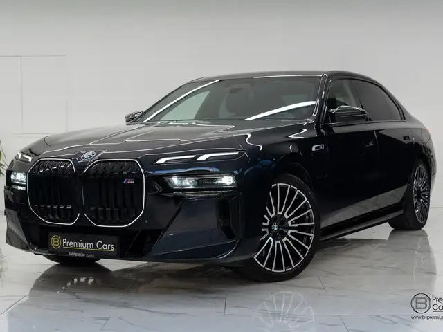 BMW 760 xDrive Individual! FULL OPTIONS! Black pack!