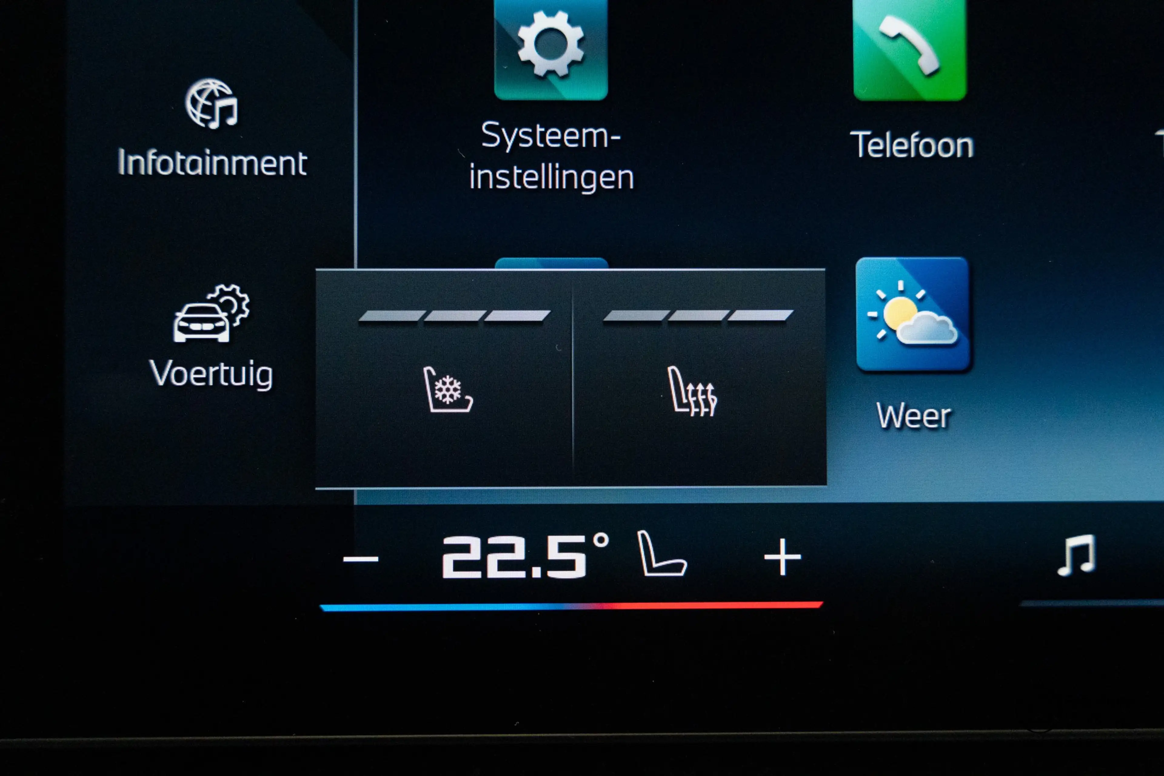 BMW 760 xDrive Individual! FULL OPTIONS! Black pack! — photo 47