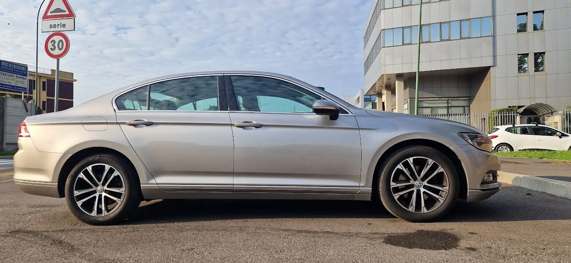 Volkswagen Passat Passat+VIII+2015+Berlina+2.0+tdi+Highline+150cv Grigio - 1