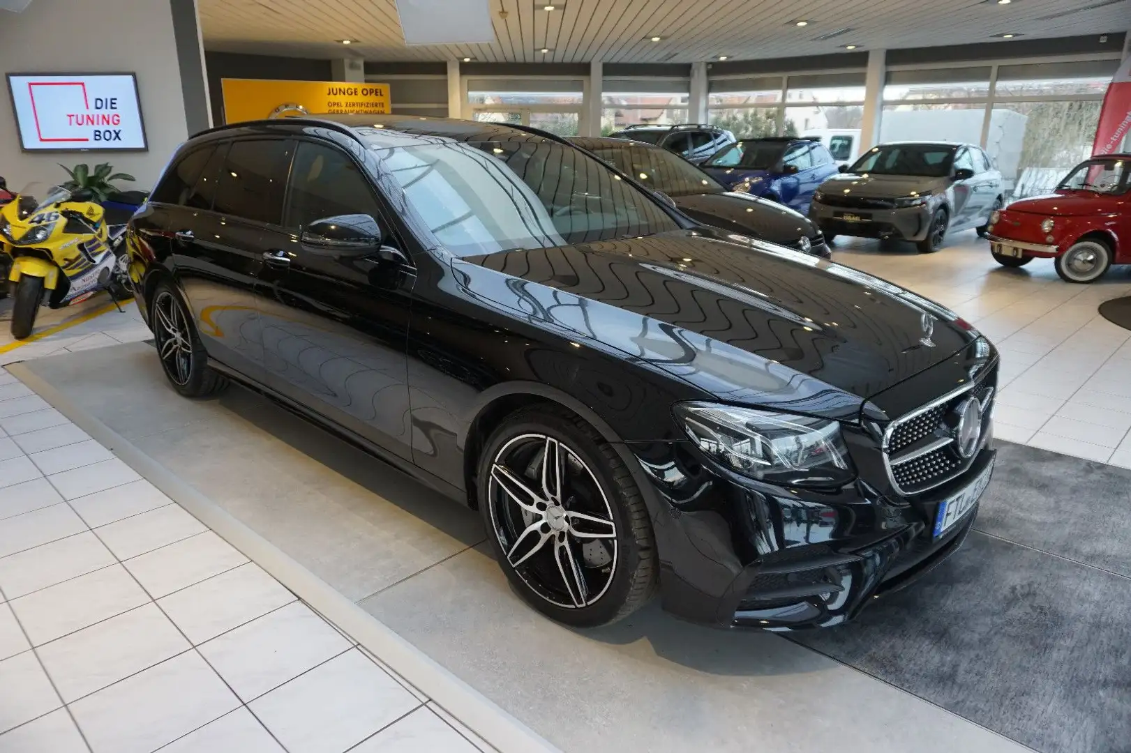 Mercedes-Benz E 53 AMG 4Matic+ AUTOMATIK, LED, NAVI, LEDER, BC Noir - 1