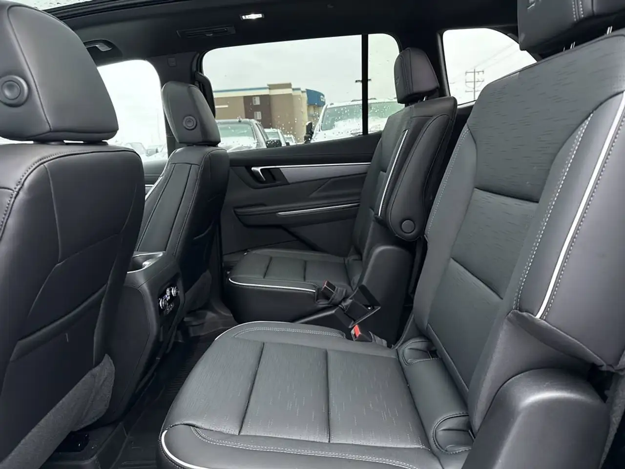 Buick Enclave снимка Buick Enclave