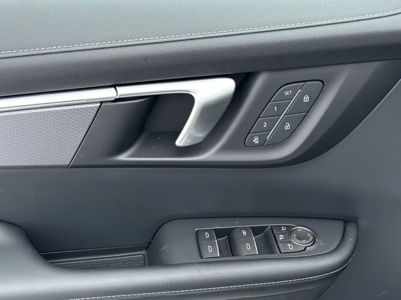 Buick Enclave снимка Buick Enclave