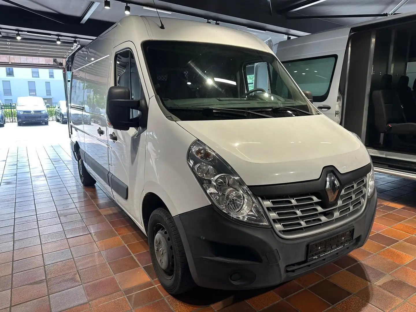 Renault Master 2.3dCi L2H2 3,5t Klima Werkstatt-Sortimo AHK Weiß - 2