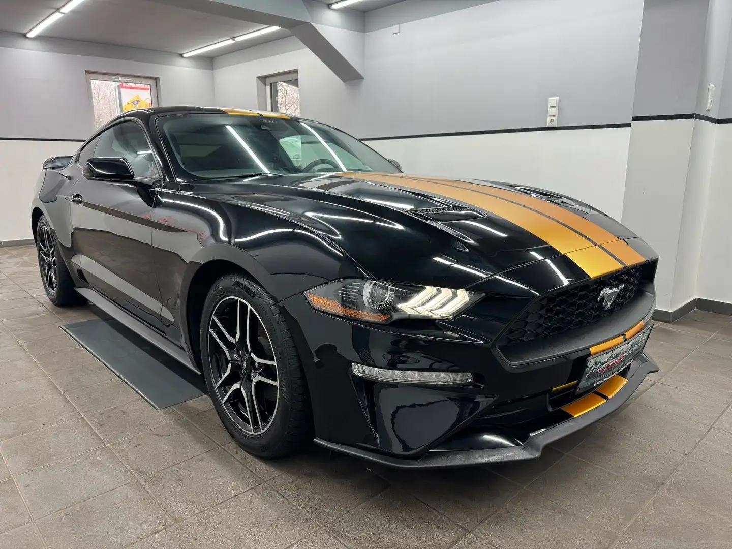 Ford Mustang 2.3 Eco Aut Fastback/Sitzhz/Carply/Tot.W Schwarz - 2
