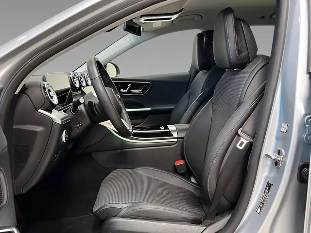 Mercedes-Benz C-Class view 9