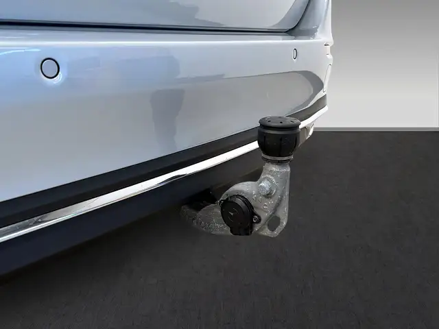 Mercedes-Benz C-Class view 13