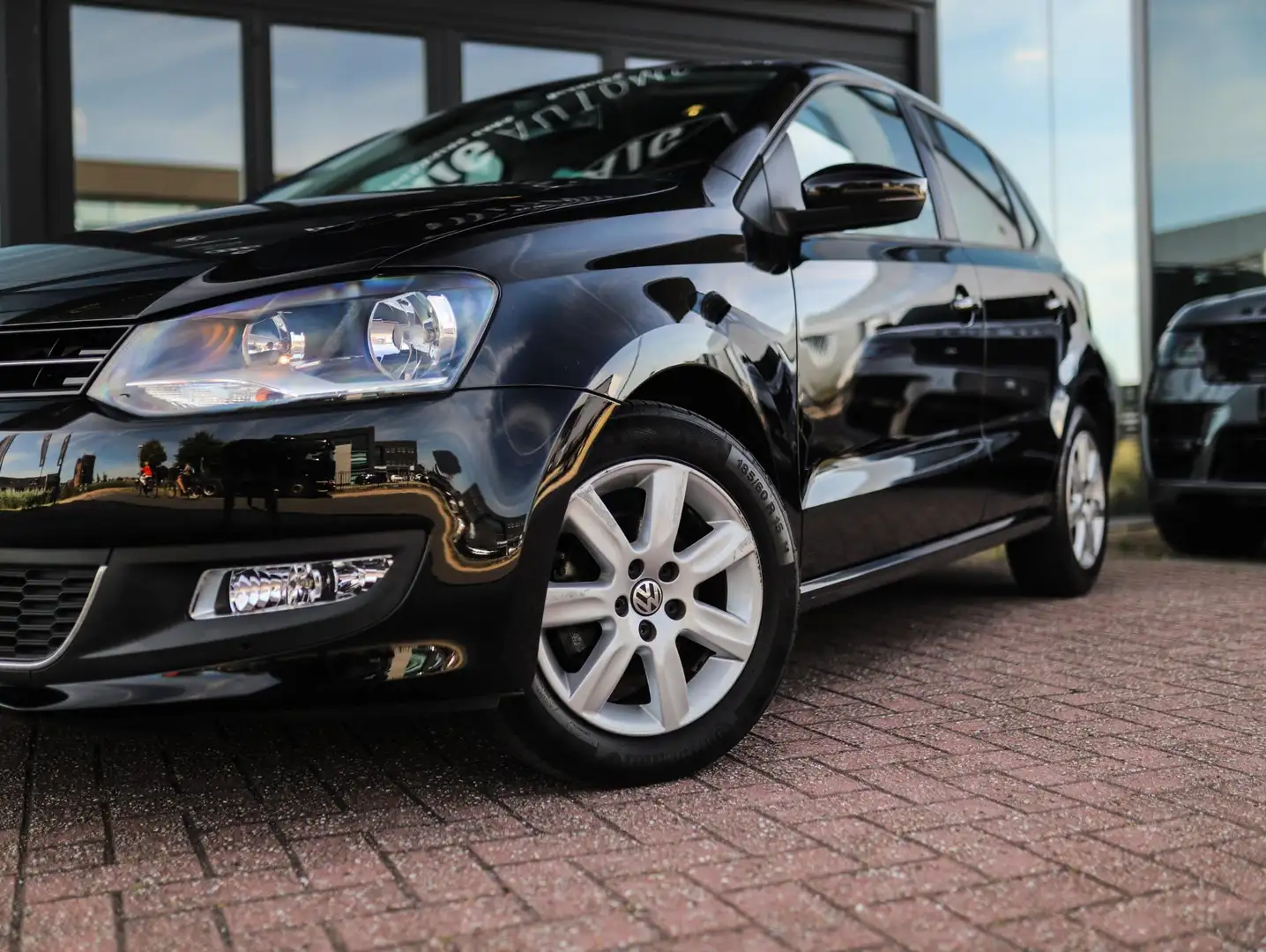 Volkswagen Polo 1.2 TSI BlueMotion High Edition | Climate Control Černá - 2