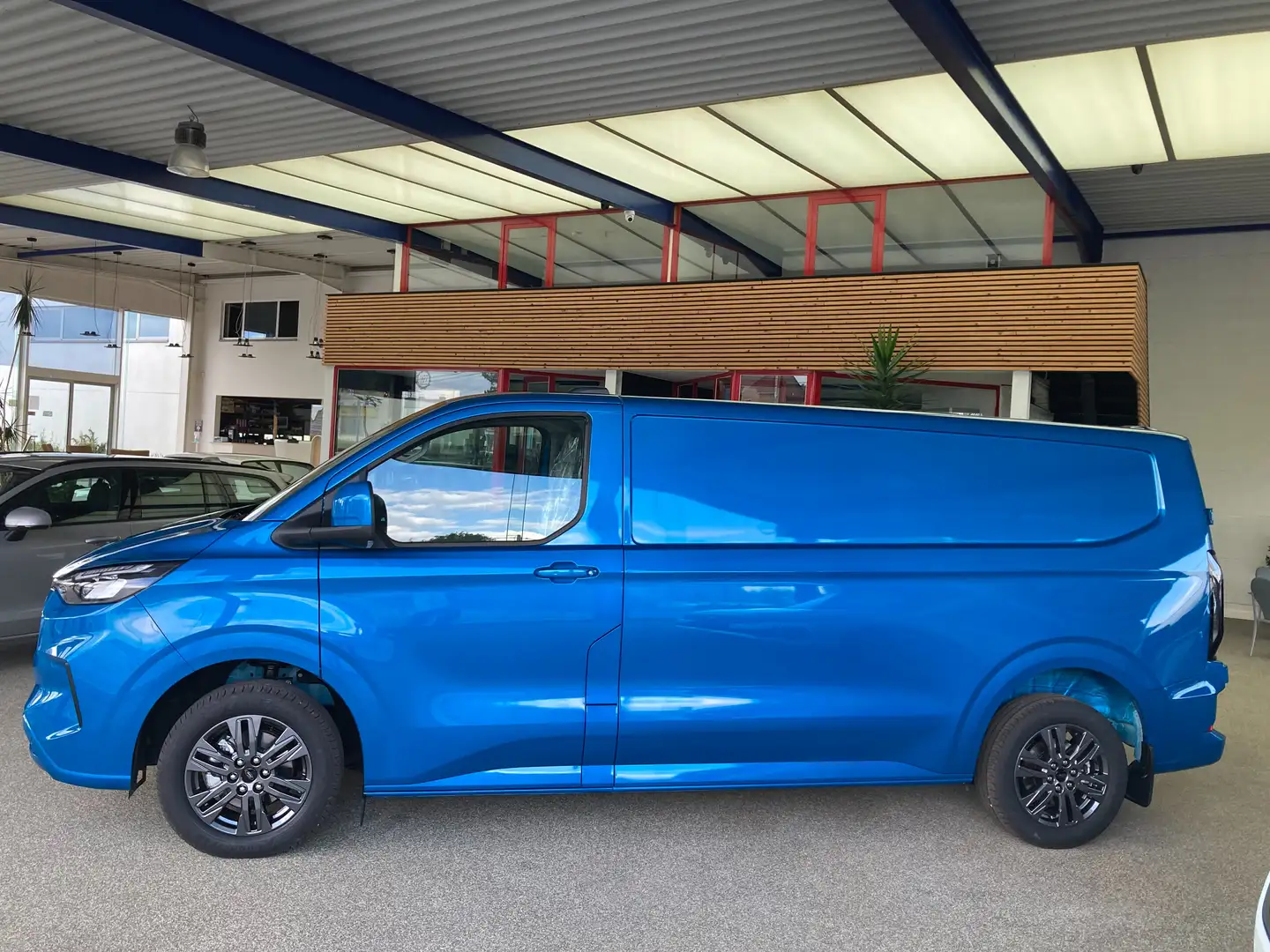 Ford Transit Custom 2.0 TDCi L2H1 Limited NEUF Blauw - 1