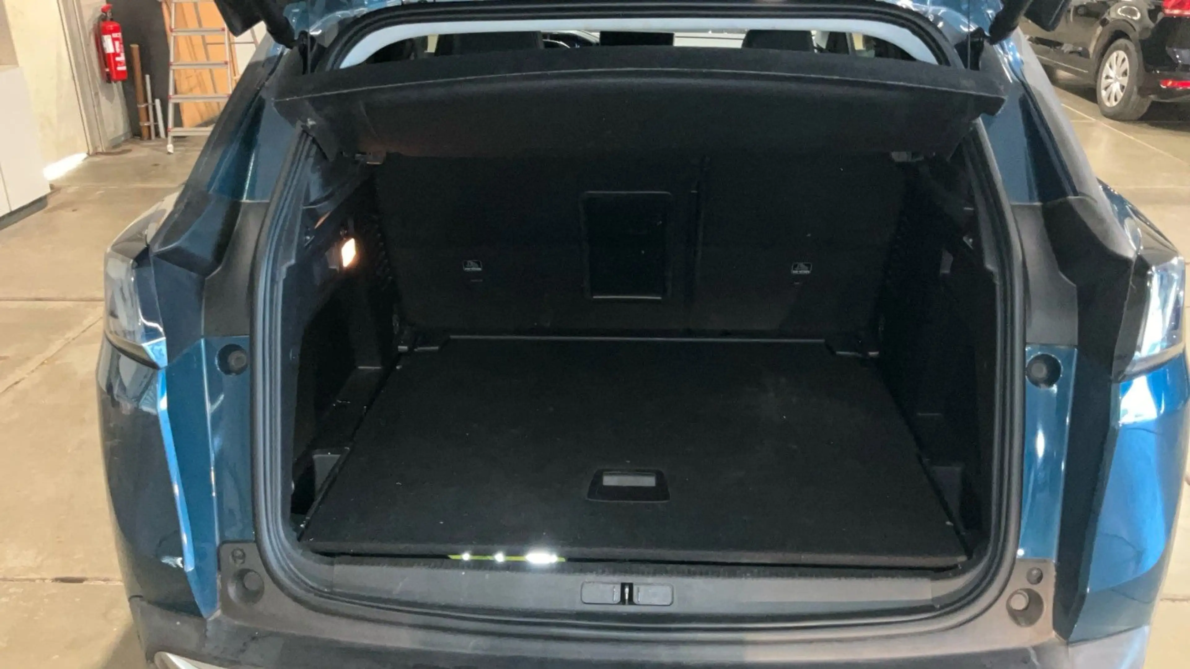 Peugeot 3008 130 Allure Pack Automatik PureTech — photo 6