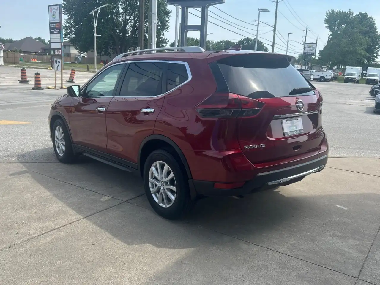 Nissan Rogue снимка Nissan Rogue