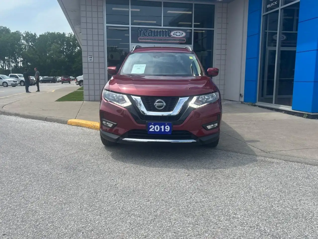 Nissan Rogue снимка Nissan Rogue