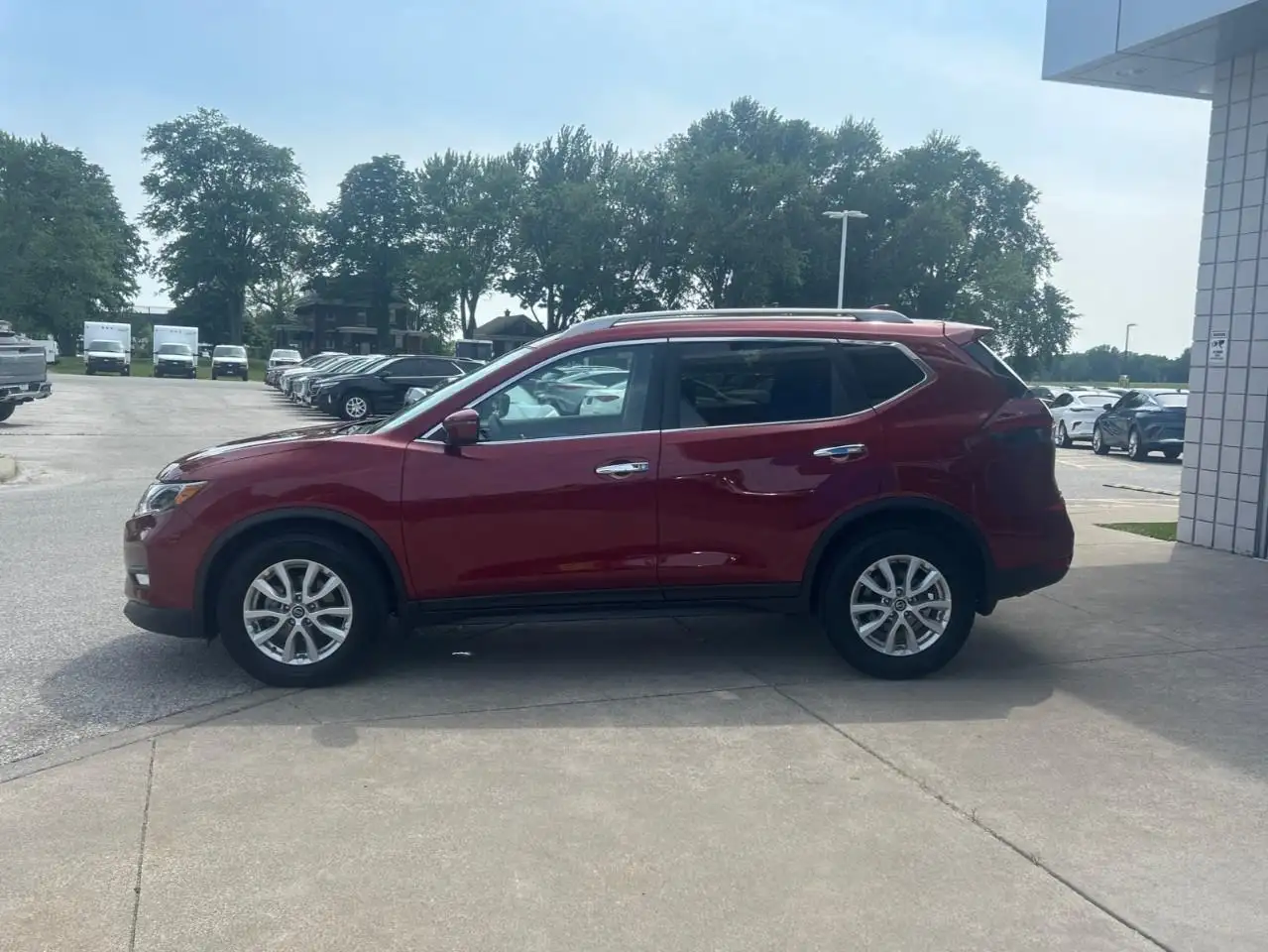 Nissan Rogue снимка Nissan Rogue