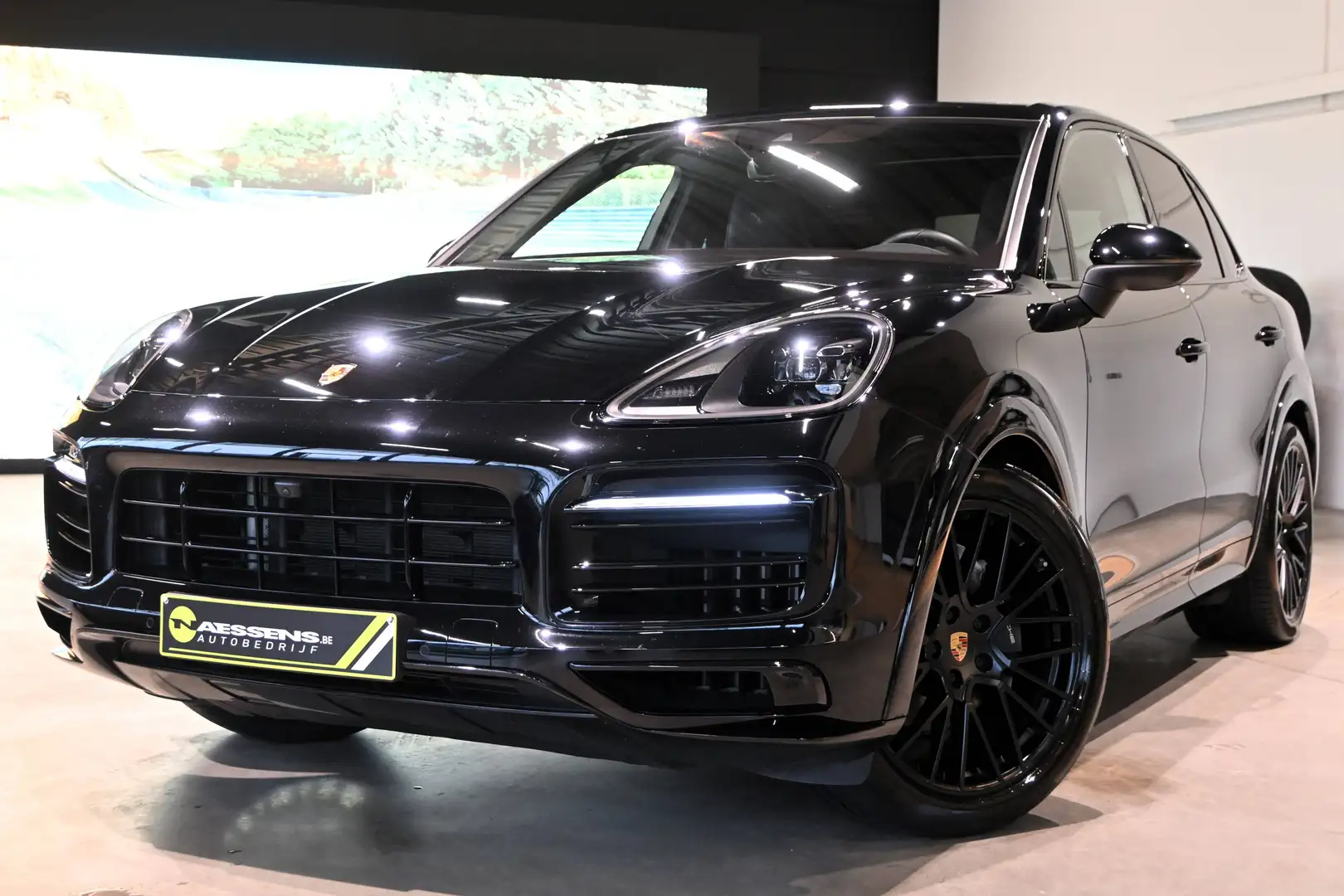 Porsche Cayenne Platinum Edition *LICHTE VRACHT/PANO/BOSE/360 CAM* Zwart - 1