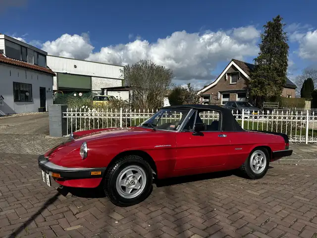 Alfa Romeo Spider 2.0