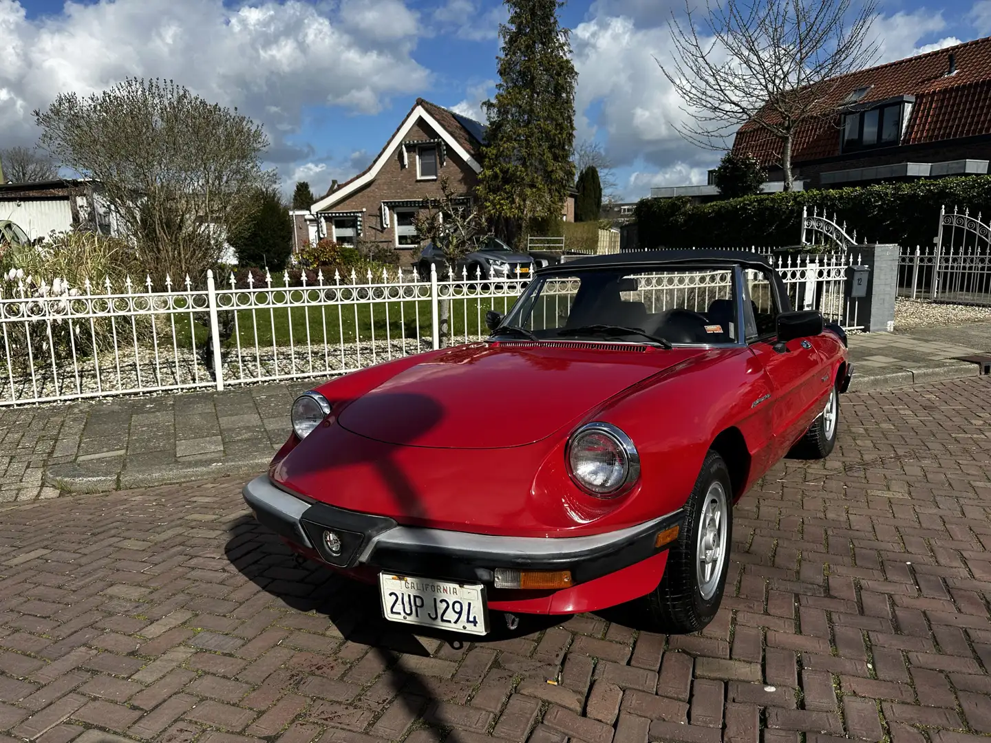 Alfa Romeo Spider 2.0 Rot - 1