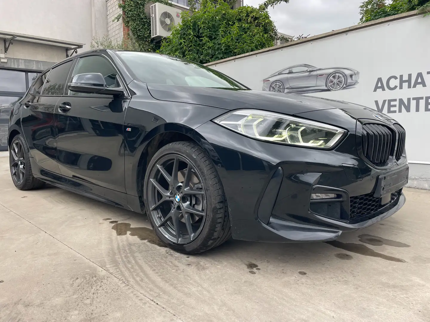 BMW 118 118iA OPF Pack M Sport Toit Pano Full Options !!! Noir - 1