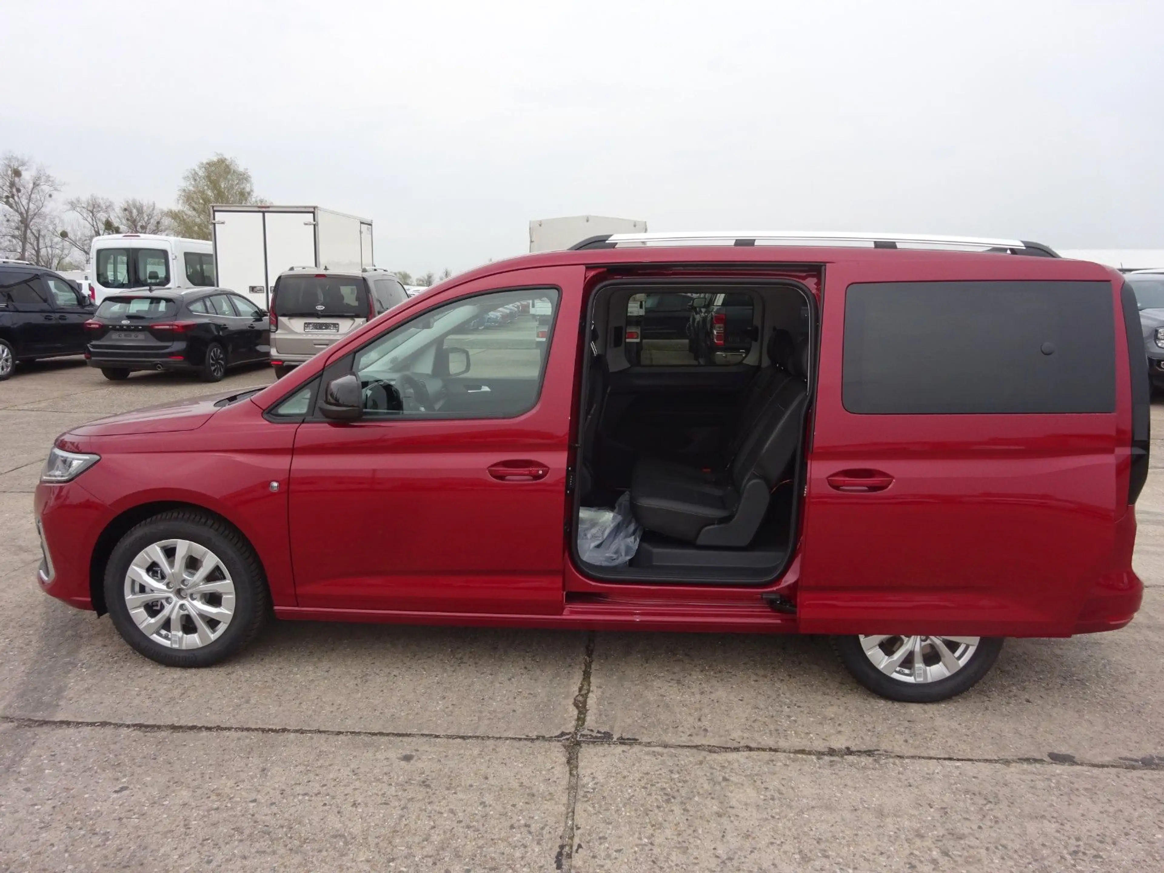Ford Grand Tourneo Connect Titanium Stdhz LED AHK Nav — photo 3
